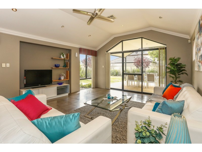 7 San Remo Boulevard, Stirling WA 6021