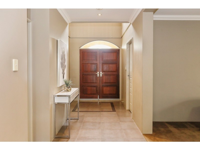 7 San Remo Boulevard, Stirling WA 6021