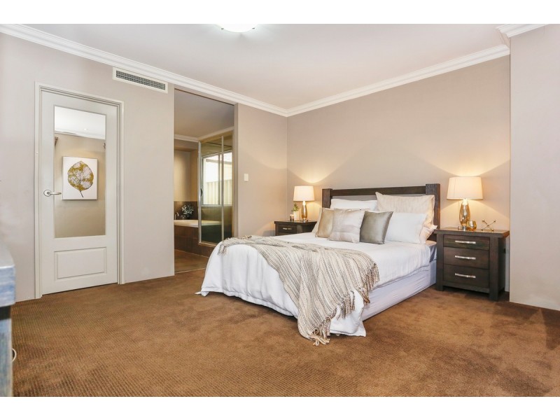 7 San Remo Boulevard, Stirling WA 6021