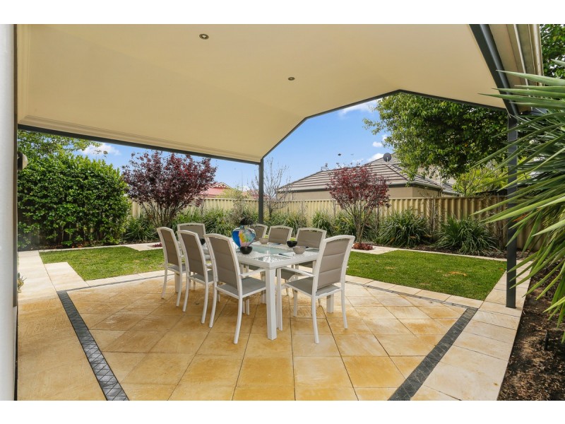 7 San Remo Boulevard, Stirling WA 6021