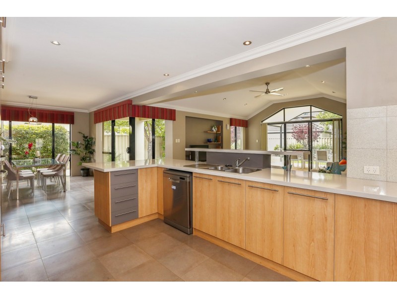 7 San Remo Boulevard, Stirling WA 6021