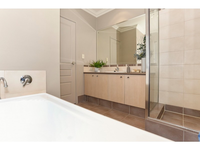 7 San Remo Boulevard, Stirling WA 6021