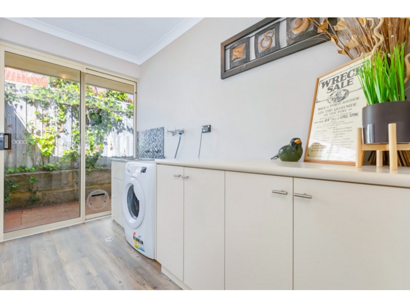 27 St Sebastien Chase, Iluka WA 6028