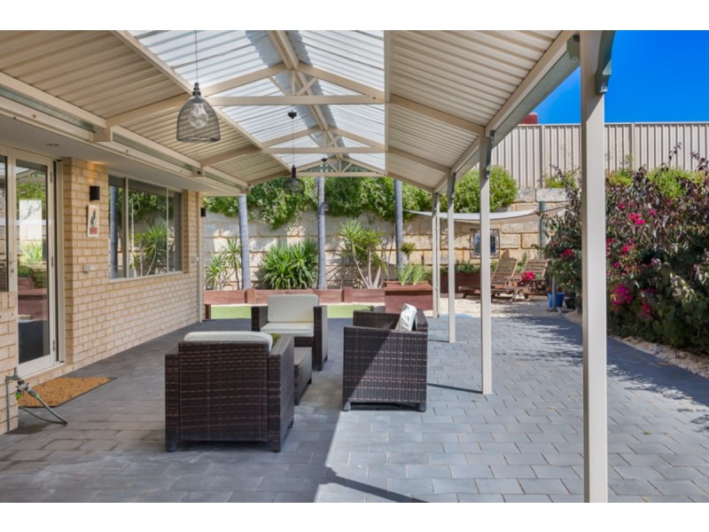 27 St Sebastien Chase, Iluka WA 6028