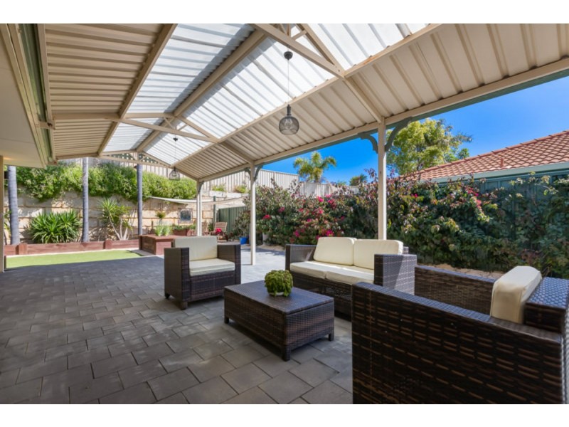 27 St Sebastien Chase, Iluka WA 6028