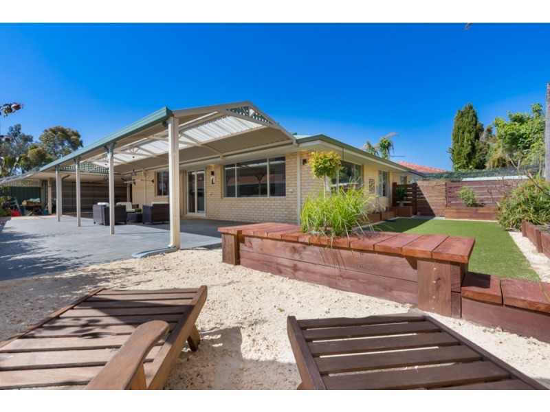 27 St Sebastien Chase, Iluka WA 6028