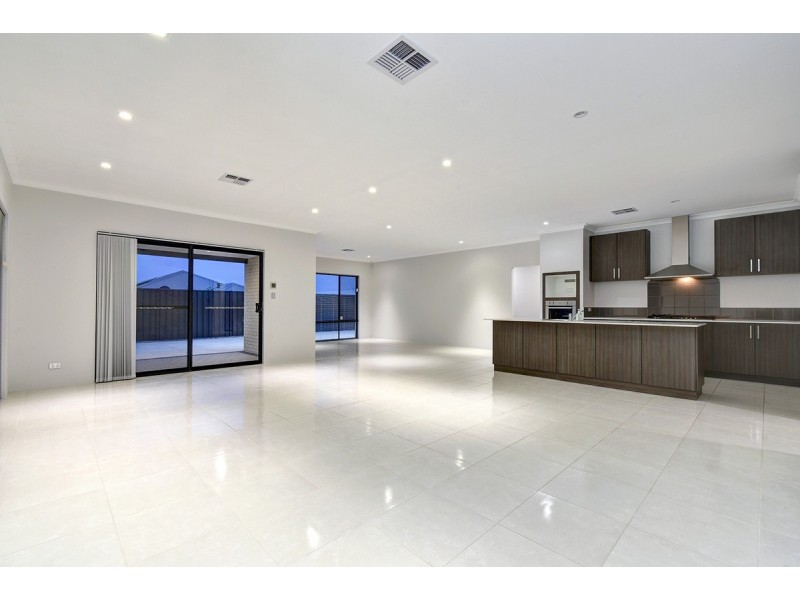 14 Elderiana Link, Banksia Grove WA 6031