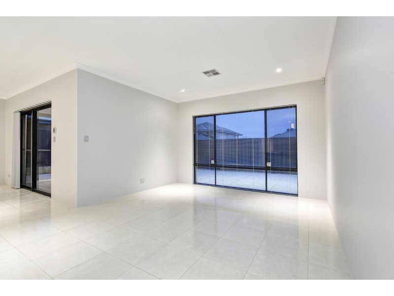 14 Elderiana Link, Banksia Grove WA 6031