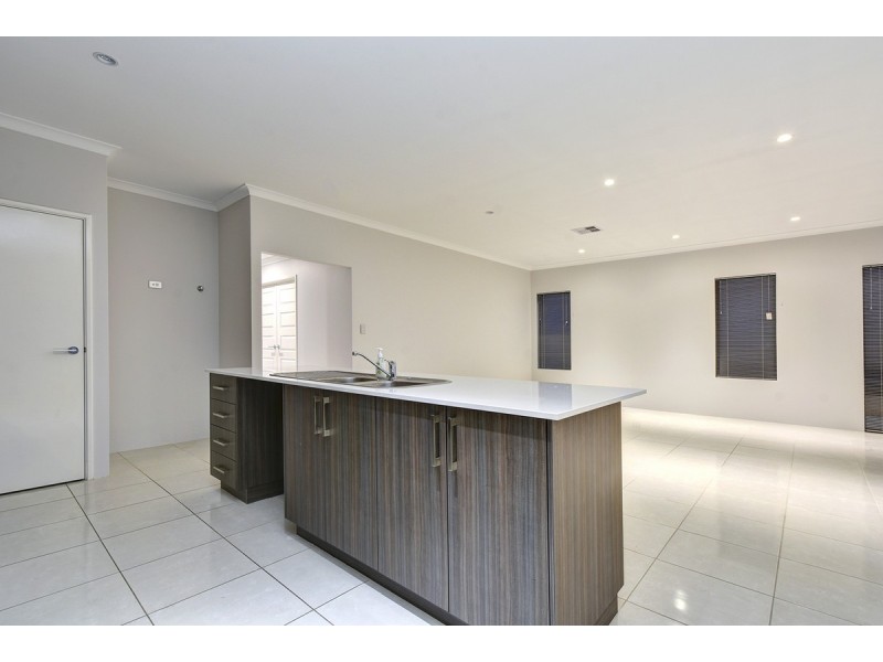 14 Elderiana Link, Banksia Grove WA 6031