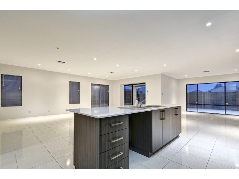 14 Elderiana Link, Banksia Grove WA 6031