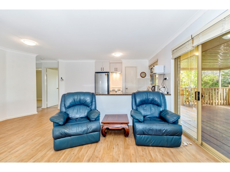 1/1 Skua Court, Halls Head WA 6210