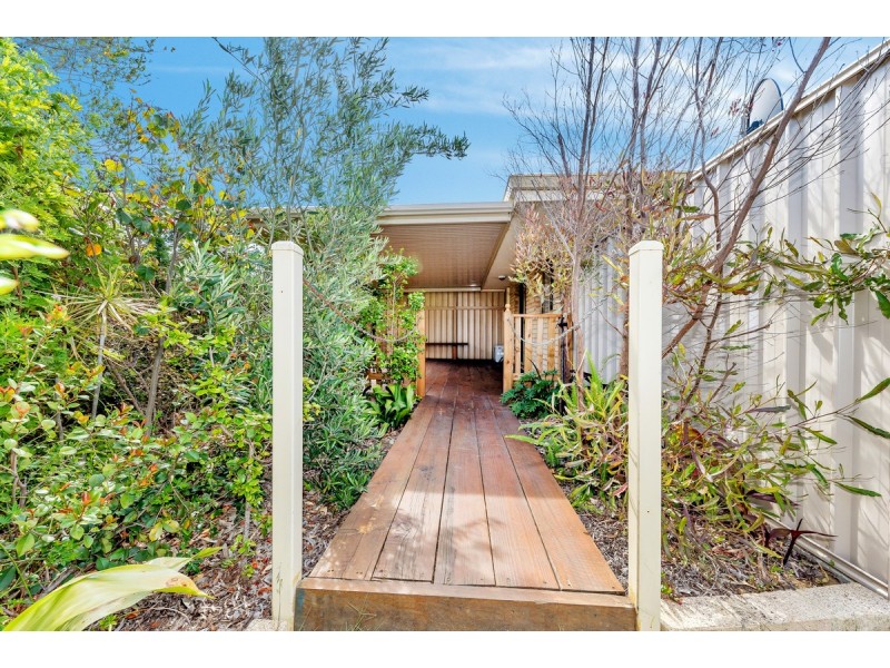 1/1 Skua Court, Halls Head WA 6210