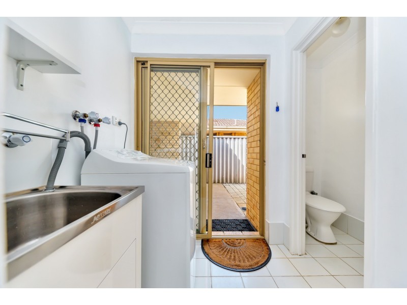 1/1 Skua Court, Halls Head WA 6210