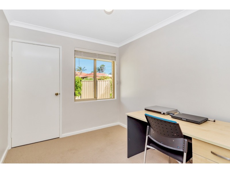 1/1 Skua Court, Halls Head WA 6210
