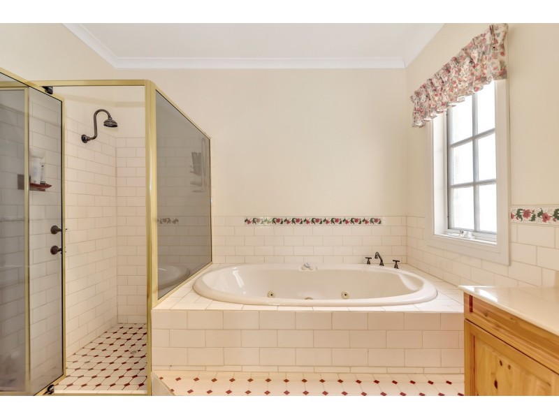 5 Hawkins Drive, Gelorup WA 6230