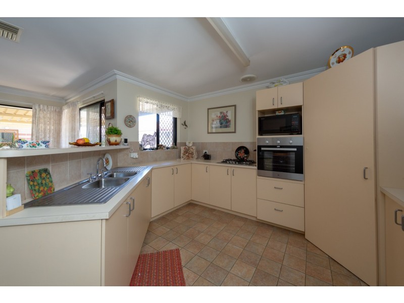 11/4 Keals Close, Bentley WA 6102