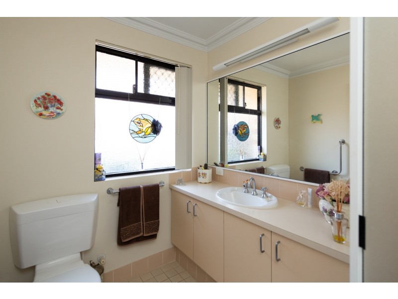 11/4 Keals Close, Bentley WA 6102
