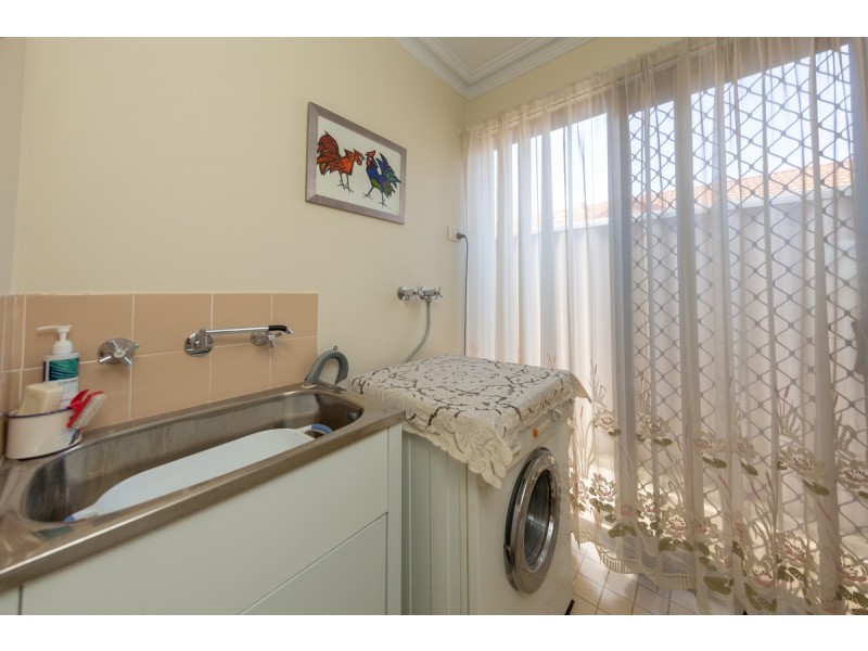 11/4 Keals Close, Bentley WA 6102