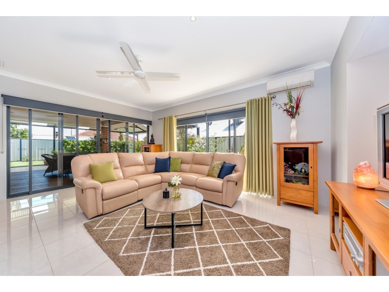 6 Newton Pass, Meadow Springs WA 6210