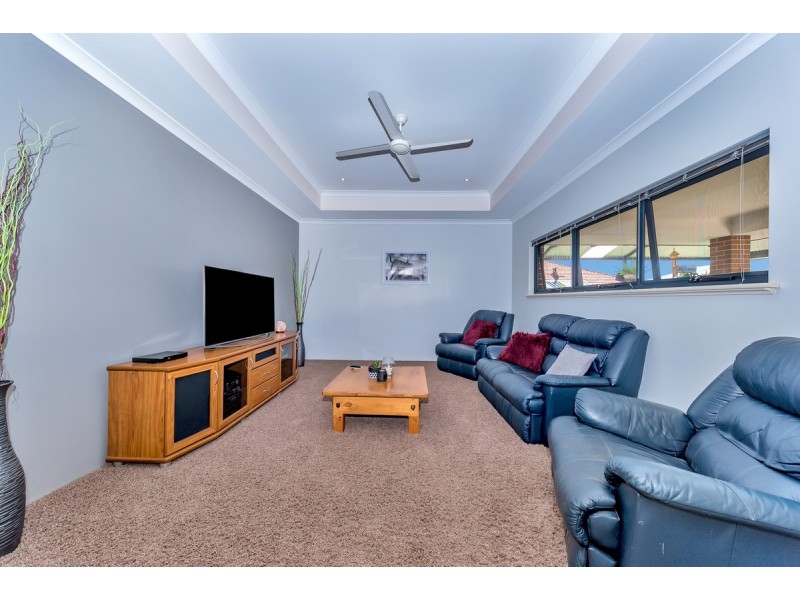 6 Newton Pass, Meadow Springs WA 6210