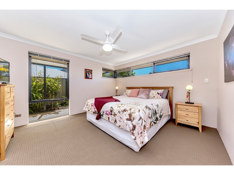 6 Newton Pass, Meadow Springs WA 6210