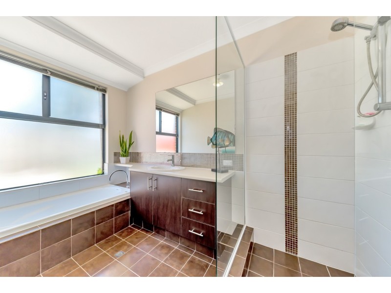 6 Newton Pass, Meadow Springs WA 6210