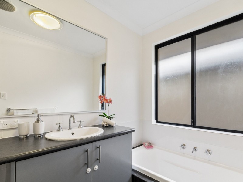 50 Olivedale Road, Madeley WA 6065