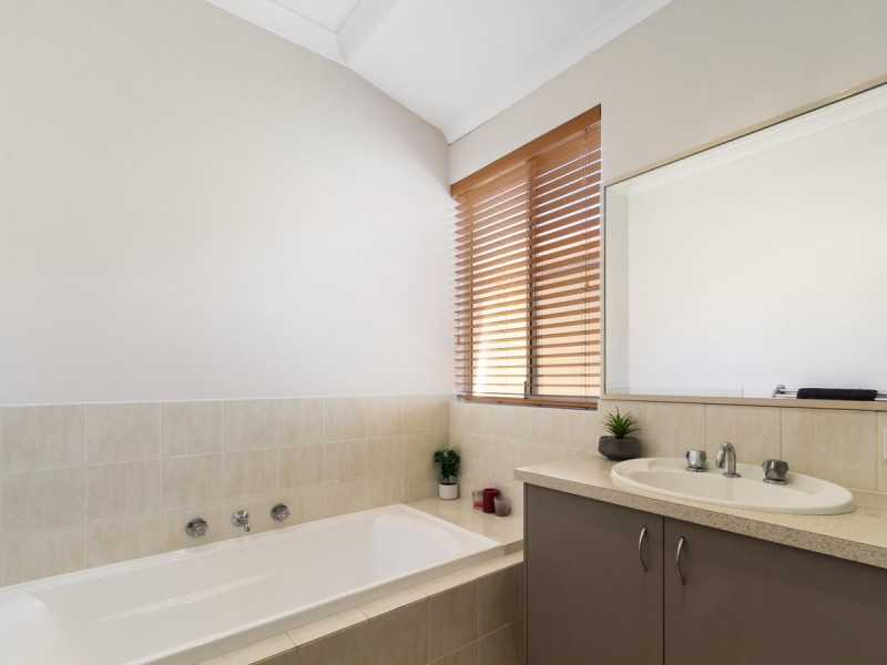 3 Leata Link, Madeley WA 6065