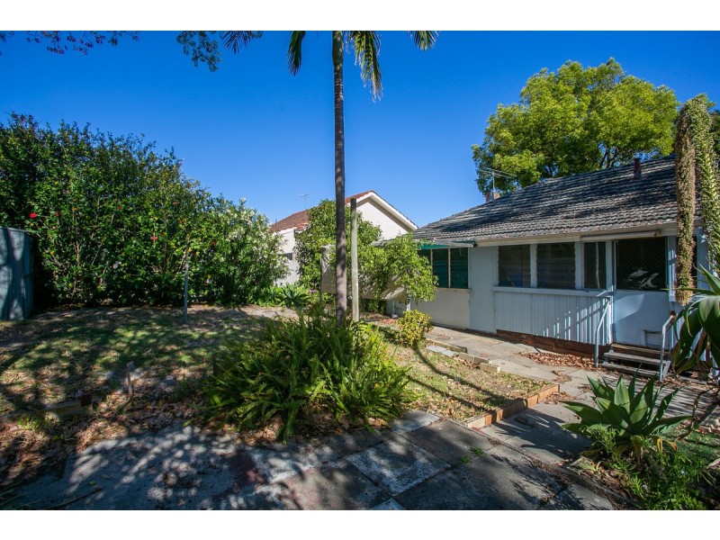 56 Bawdan Street, Willagee WA 6156