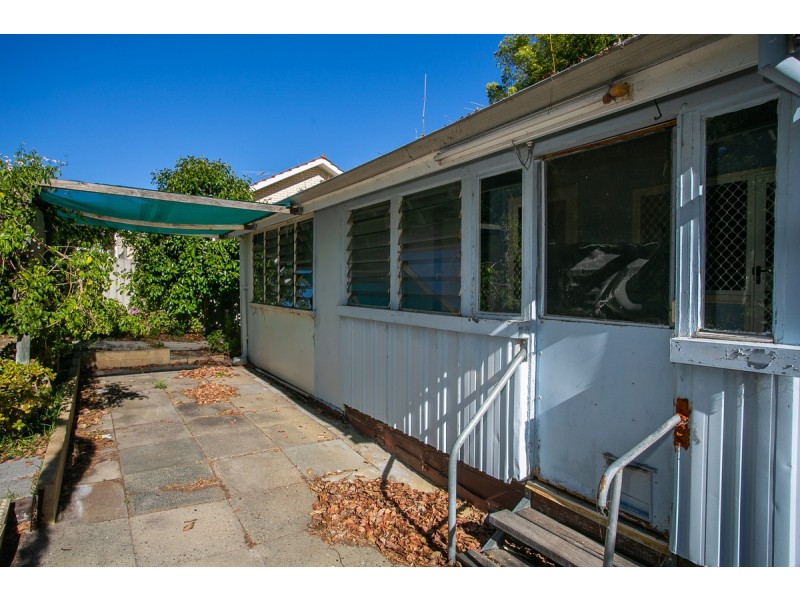 56 Bawdan Street, Willagee WA 6156