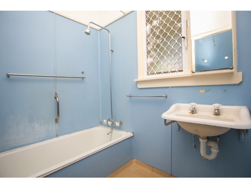 56 Bawdan Street, Willagee WA 6156