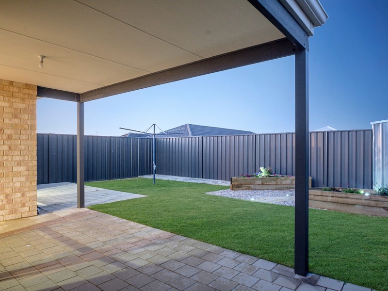 53 Leschenault Loop, Banksia Grove WA 6031