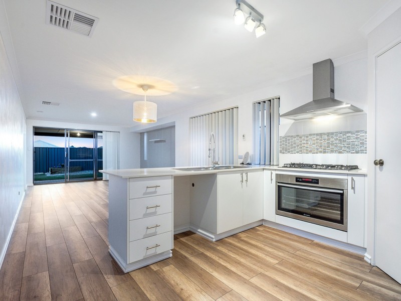 53 Leschenault Loop, Banksia Grove WA 6031