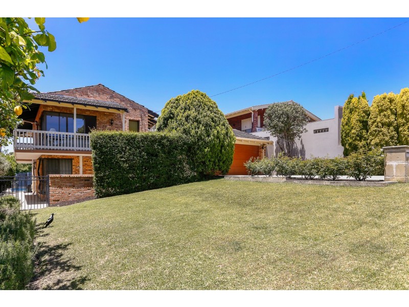 12 Doriot Way, Carine WA 6020