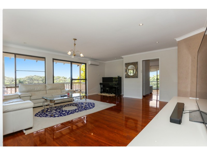 12 Doriot Way, Carine WA 6020