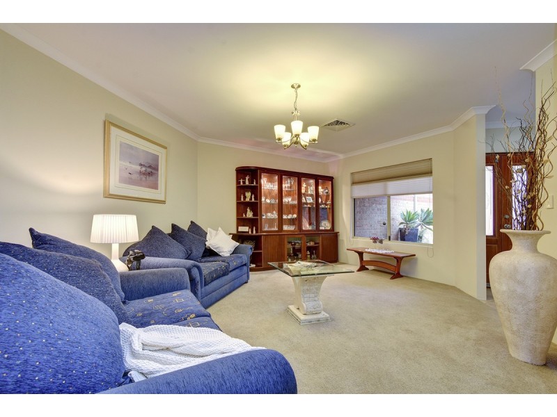 20 Fineview Crescent,, Carramar WA 6031