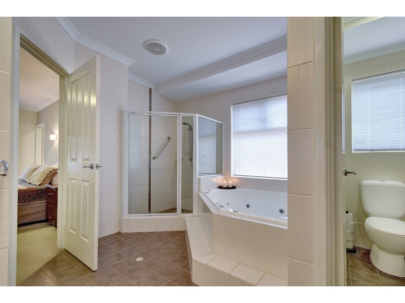 20 Fineview Crescent,, Carramar WA 6031