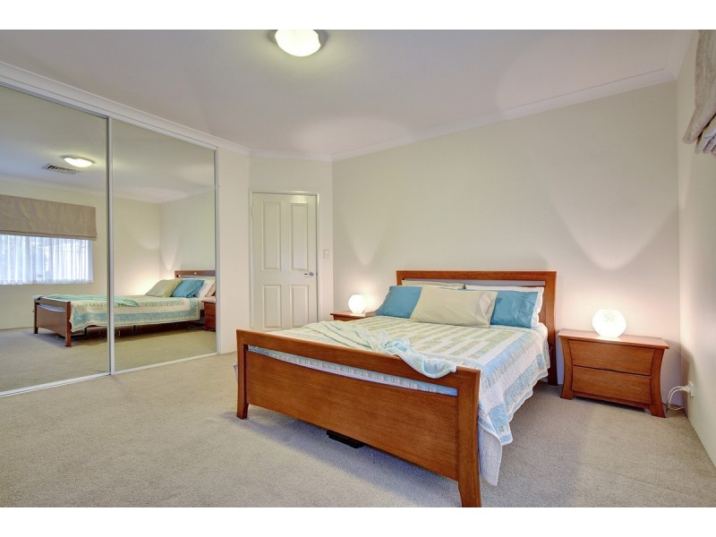 20 Fineview Crescent,, Carramar WA 6031