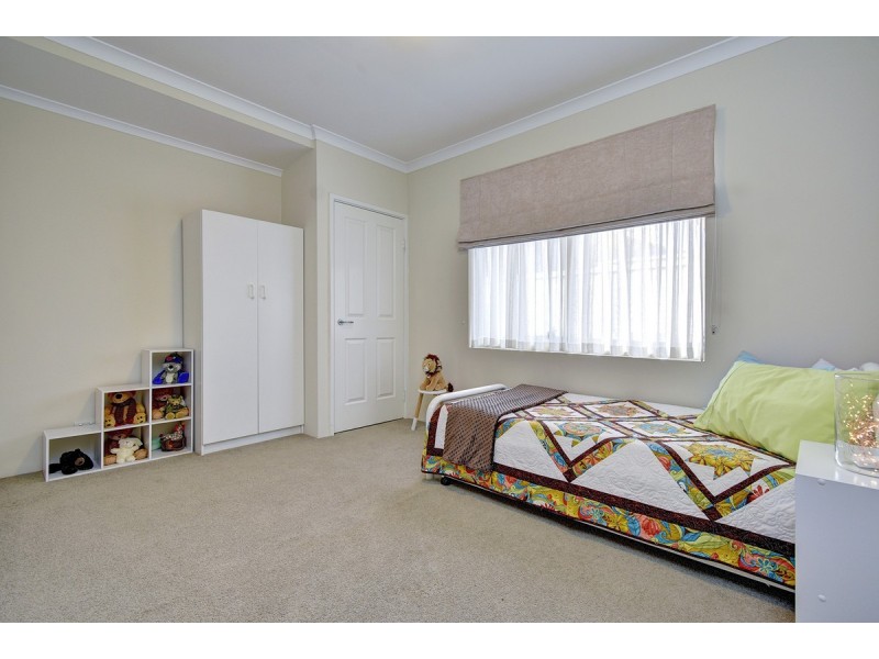 20 Fineview Crescent,, Carramar WA 6031