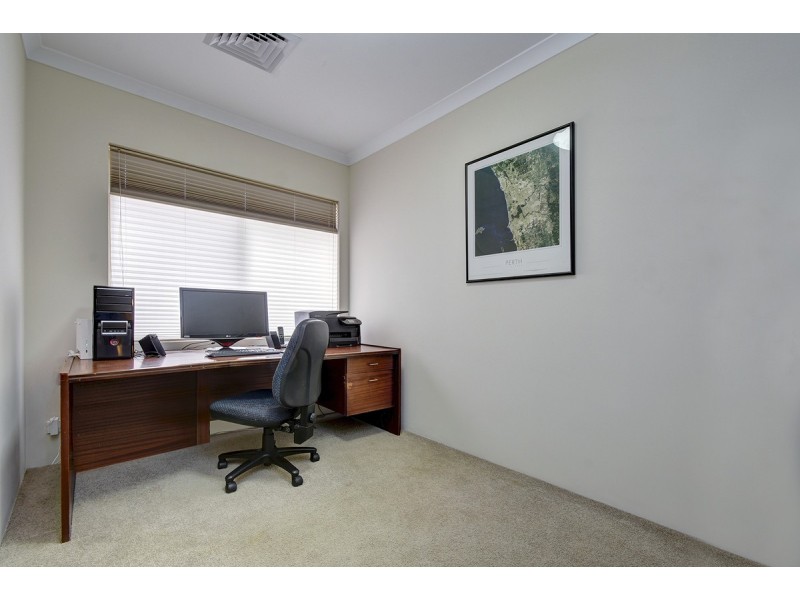 20 Fineview Crescent,, Carramar WA 6031