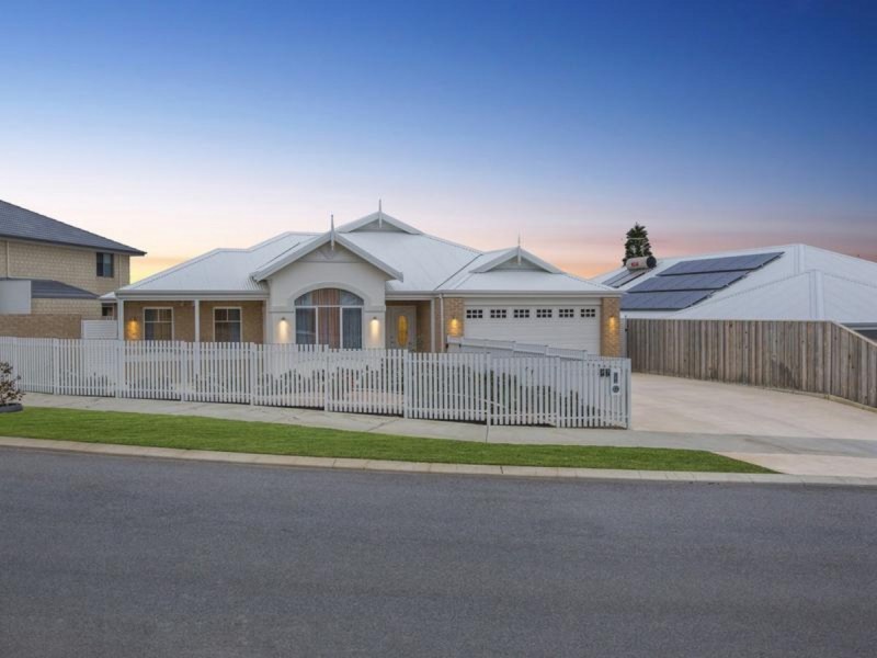 77 Torwood Edge, Halls Head WA 6210