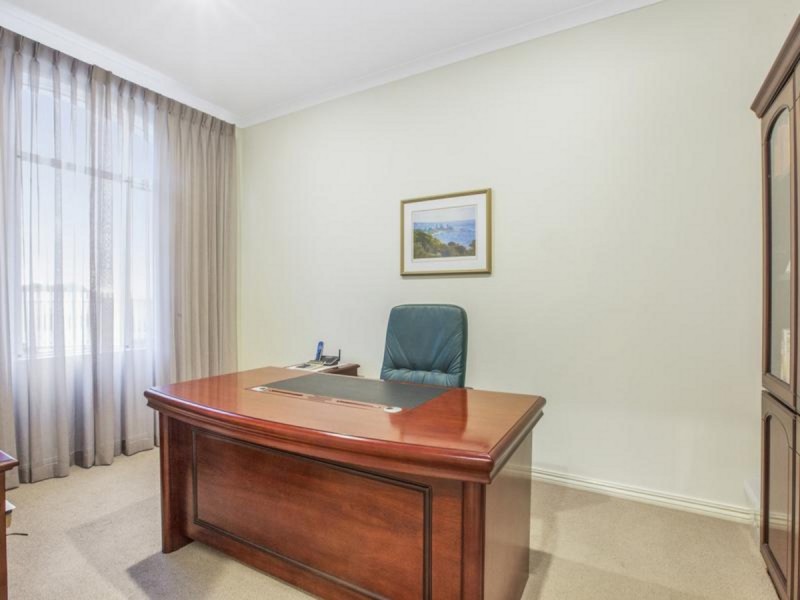 77 Torwood Edge, Halls Head WA 6210