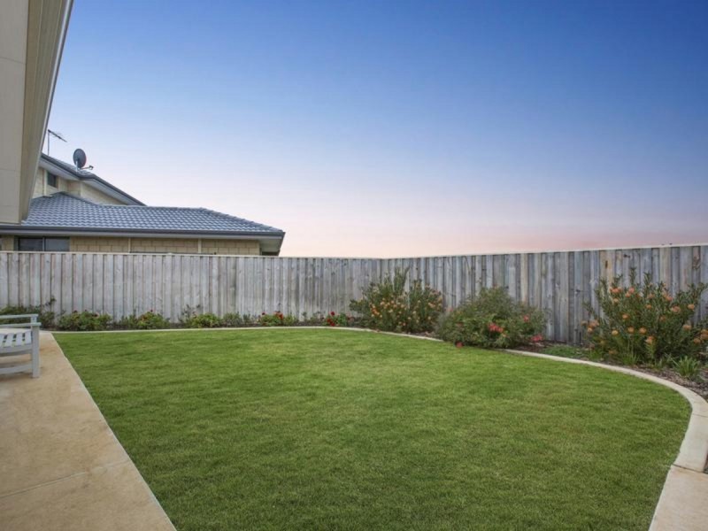 77 Torwood Edge, Halls Head WA 6210