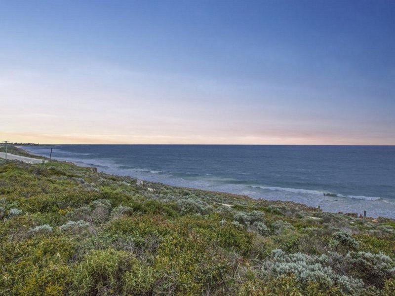 77 Torwood Edge, Halls Head WA 6210