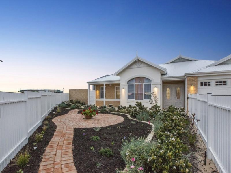 77 Torwood Edge, Halls Head WA 6210