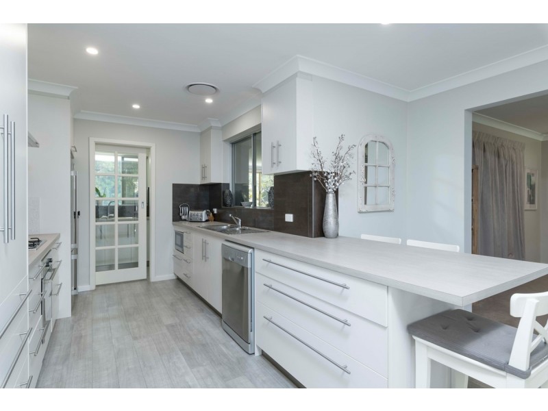 18 Michael Road, Waikiki WA 6169