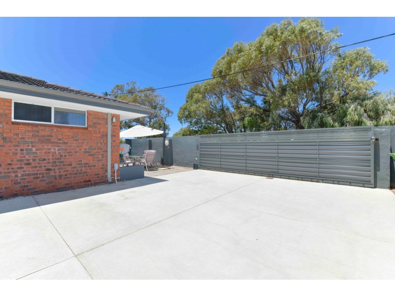 18 Michael Road, Waikiki WA 6169