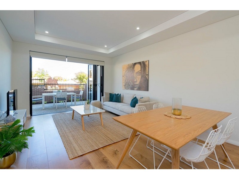 2/21 Strathyre Drive, Duncraig WA 6023