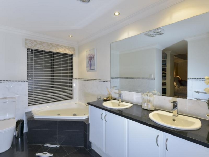 56 Messina Avenue, Stirling WA 6021