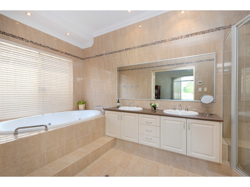 27 Lexington Avenue, Canning Vale WA 6155